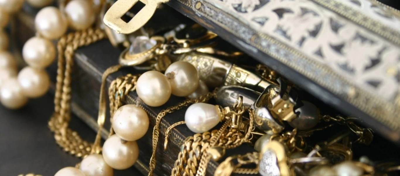 Κέρκυρα: Καταζητείται γυναίκα για διάρρηξη με λεία χρυσαφικά αξίας 2.000 ευρώ